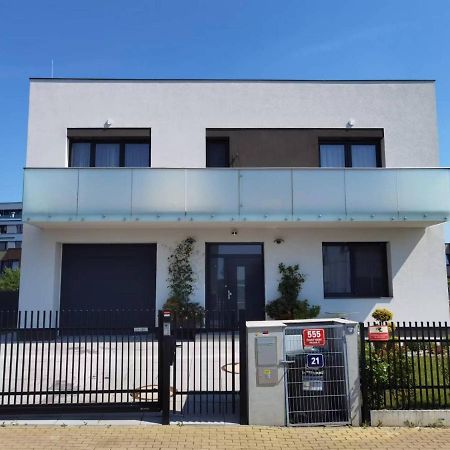Yipin Villa Praga Esterno foto